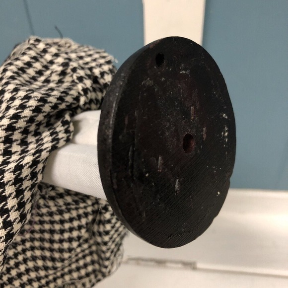 Vrg Girl Pickwick Charles Dickens Caroler Christmas Ashley Cooper‎ 9.5” Figure - Picture 3 of 3